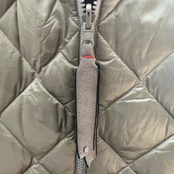 Lululemon The Fluffiest Vest Size 8 - Picture 12 of 13